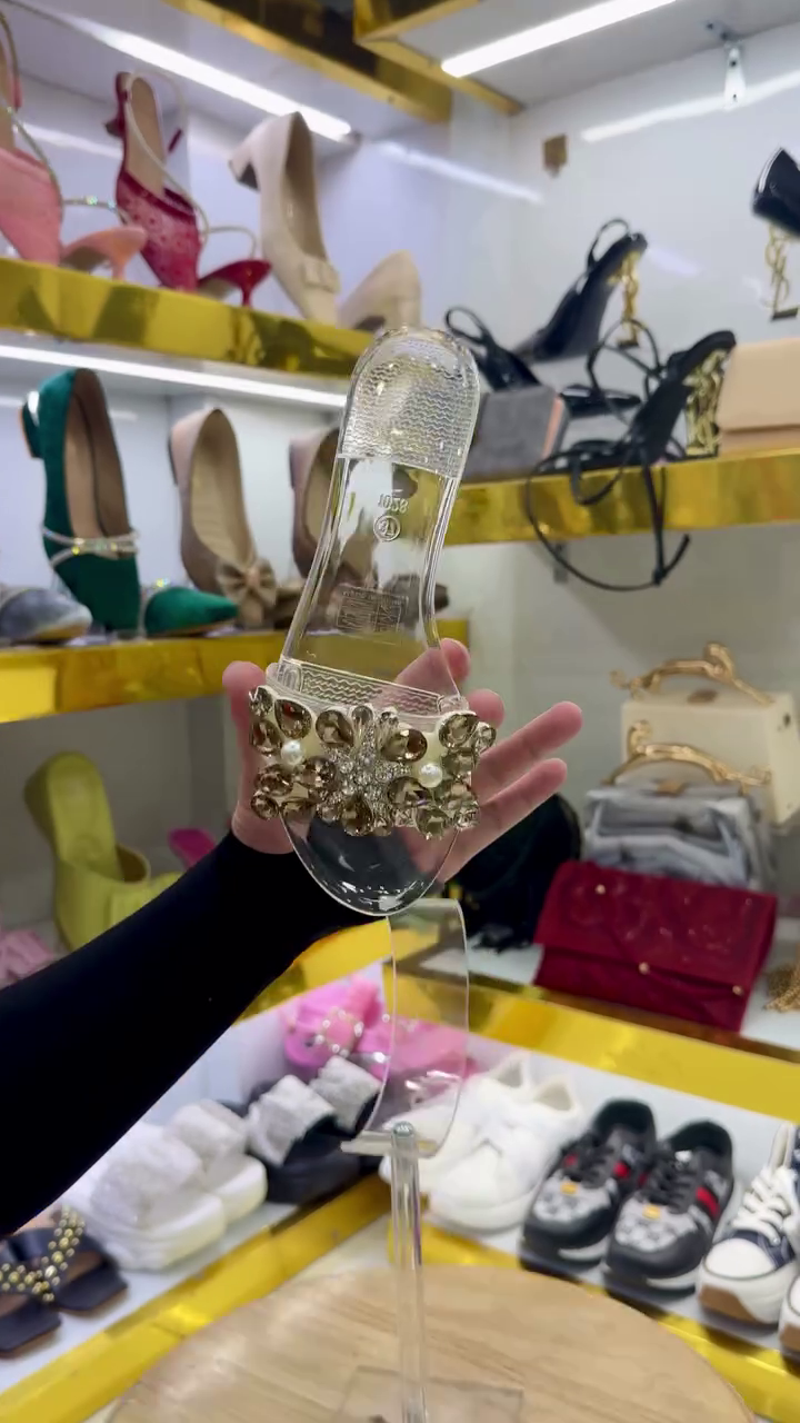 ✨👡 Premium Transparent Crystal Embellished Women's Flat Sandals