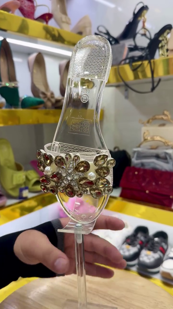✨👡 Premium Transparent Crystal Embellished Women's Flat Sandals