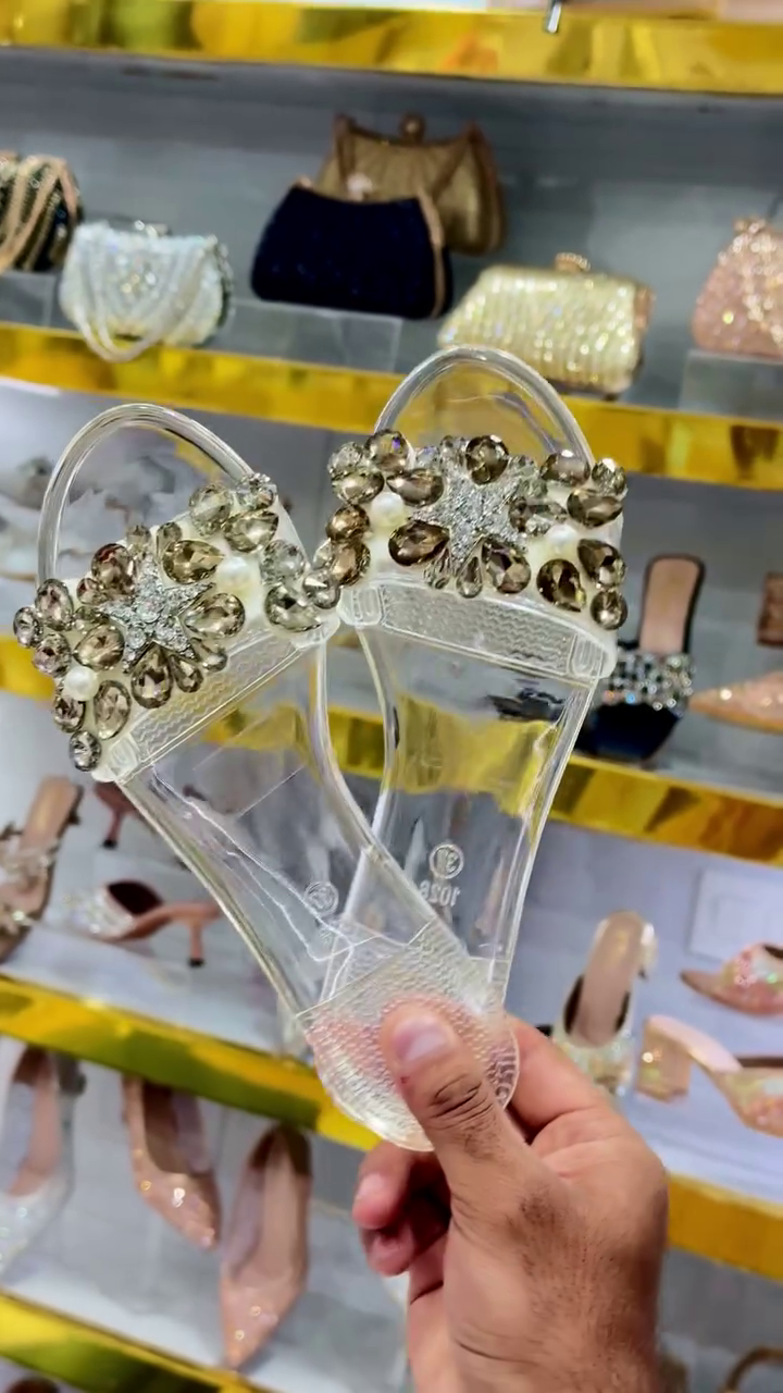 ✨👡 Premium Transparent Crystal Embellished Women's Flat Sandals