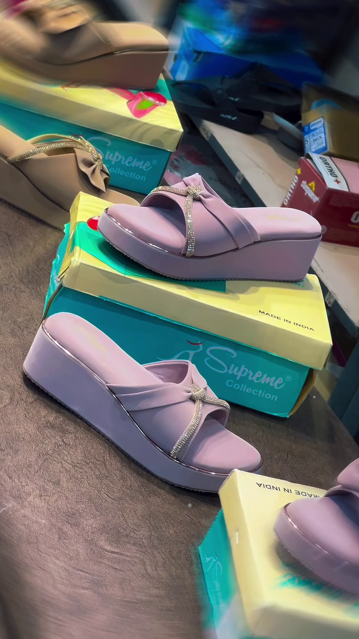 💜✨ Elegant Bow Platform Sandals for Women – Stylish Soft-Pink Wedge Slippers with Sparkling Bow Detail 👡🎀