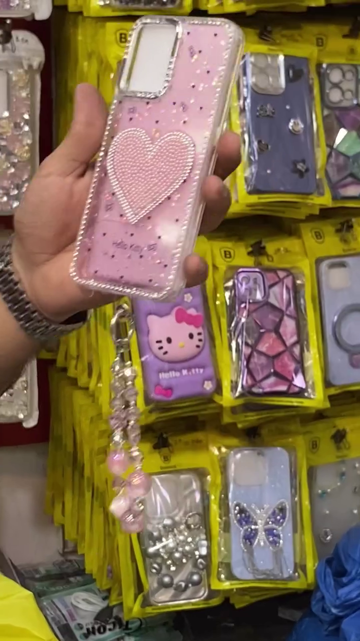 💖✨ Luxury Glitter Heart Charm Phone Case – Sparkling Rhinestone Protective Mobile Cover with Cute Aesthetic Design & Hanging Charm 📱🎀