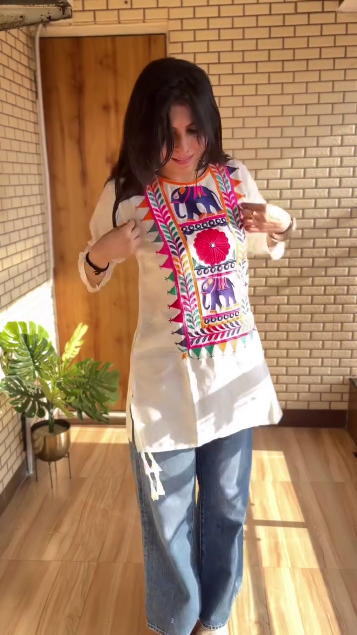 🌸✨ Elegant Ethnic Elephant Embroidered Women’s Kurti