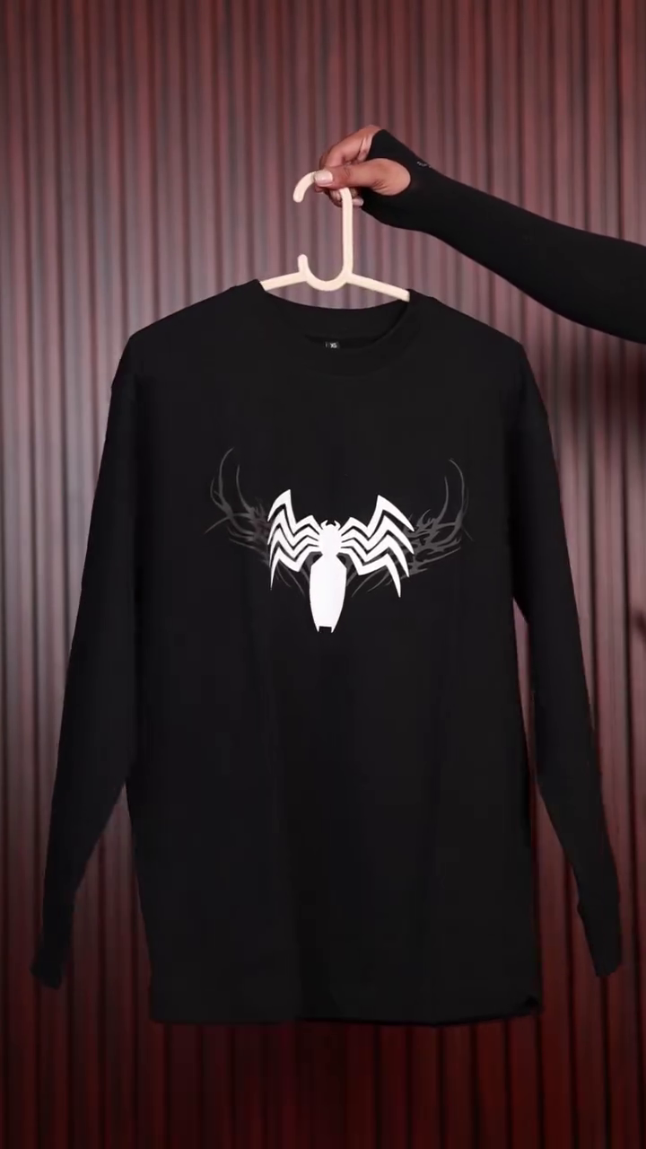 🖤🕷️ Premium Spider Graphic Full-Sleeve T-Shirt for Men & Women | Stylish Oversized Round-Neck Long-Sleeve Streetwear Tee | Bold Graphic Print Casual Top | Multiple Colours, Designs & Sizes XXS–XXL