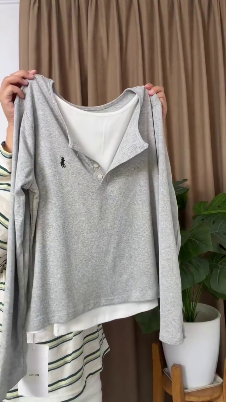 🤍 Premium Classic Full-Sleeve Henley T-Shirt – Elegant Everyday Essential