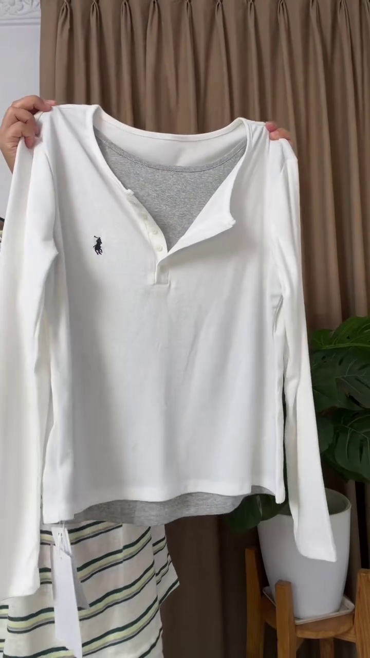 🤍 Premium Classic Full-Sleeve Henley T-Shirt – Elegant Everyday Essential